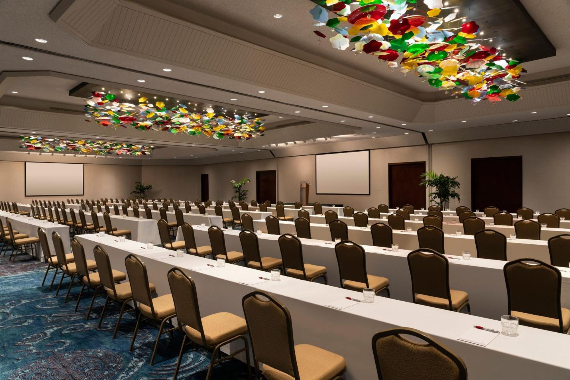 Waikiki Marriott & Resort 4*